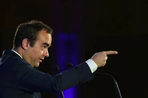 Nước Pháp có tân Thủ tướng 39 tuổi