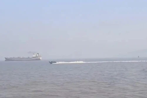 Ấn Độ: Tàu hải quân va chạm với phà chở khách, ít nhất 13 người thiệt mạng