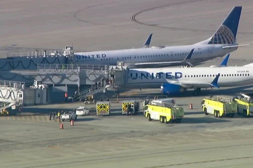 Cháy pin máy tính xách tay, máy bay hạ cánh khẩn cấp ở Mỹ