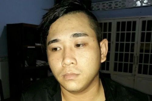 Đối tượng nghiện ma túy rút súng chống trả trinh sát hình sự