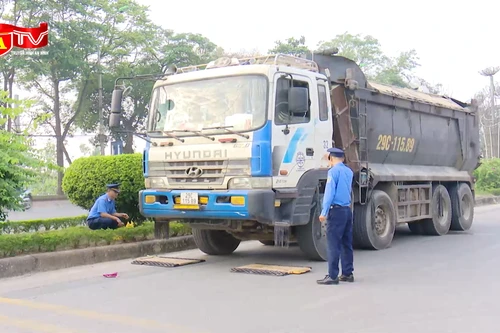Xử lý nghiêm phương tiện chở quá tải dịp cuối năm
