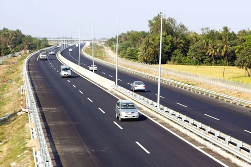 Dự án đường cao tốc Việt Nam dính nghi án “quỹ đen“