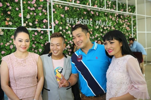 Lý Hùng - Việt Trinh tái ngộ làm người dẫn chương trình "Hát vui - vui hát"