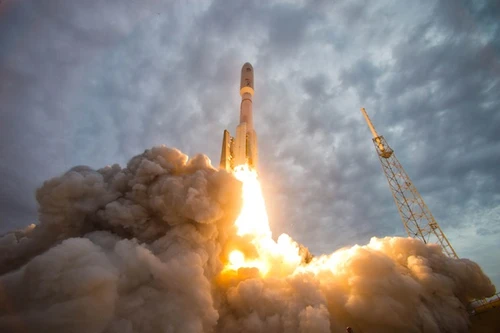 Bất chấp căng thẳng leo thang, Nga giao động cơ tên lửa cho Mỹ