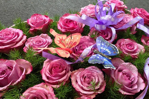 Thị trường 8-3: Hoa "xịn" nhập khẩu, giá cao vẫn đắt hàng