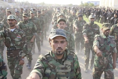 Lính Shia biểu dương lực lượng làm tăng căng thẳng ở Iraq