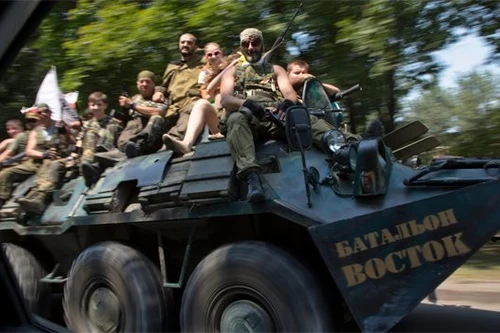 Donetsk và Luhansk đối mặt với vòng vây của quân chính phủ Ukraine