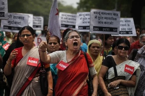 Ấn Độ: Thêm một phụ nữ treo cổ trên cây, nghi bị hiếp dâm