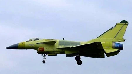 Trung Quốc trang bị đủ cơ chiến đấu J-10B cho một trung đoàn?