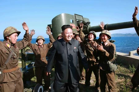 Triều Tiên "khoe" sức mạnh quân sự trong vùng biển tranh chấp với Hàn Quốc