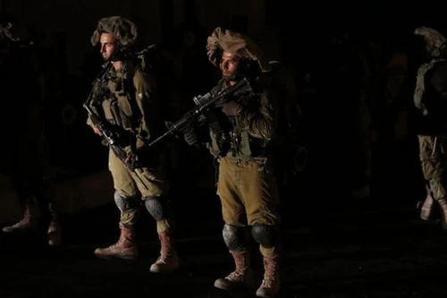 Quân đội Israel bắt giữ 80 thanh thiếu niên người Palestine