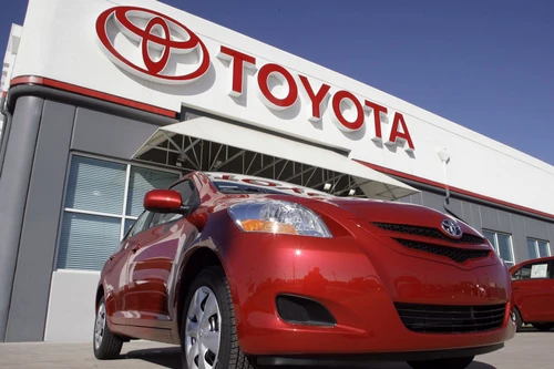 Toyota thu hồi 6,5 triệu xe do lỗi trục lái và ghế ngồi