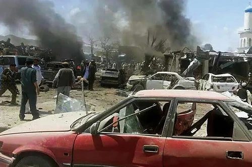 Đánh bom liều chết ở Afghanistan làm ít nhất 89 người chết