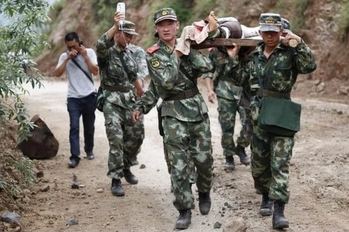 Động đất tại Trung Quốc, số người chết và bị thương tăng lên chóng mặt