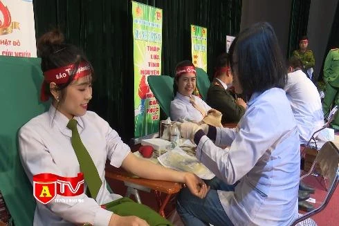 Tuổi trẻ Công an Thủ đô tình nguyện hiến máu cứu người