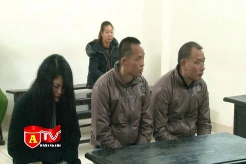 Dùng 100 thẻ ATM giả nhập cảnh vào Việt Nam để rút tiền