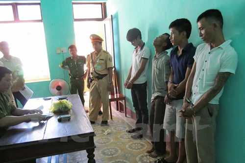 Truy bắt nóng taxi Mai Linh tàng trữ ma túy, ngoan cố bỏ chạy