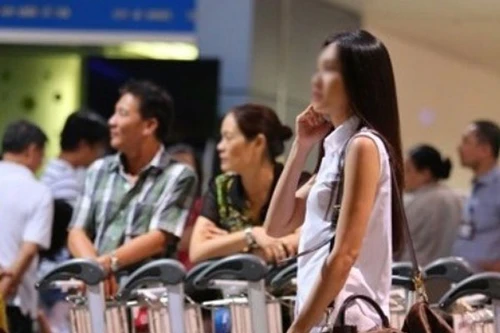 Nhiều khách nữ Việt Nam nhập cảnh vào Singapore bị gây khó khăn
