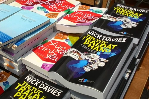 Đông nghịt người ghé thăm Ngày hội sách “Xưa và nay” 2015