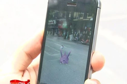 Tiềm ẩn nguy cơ tai nạn giao thông từ trò chơi Pokemon Go