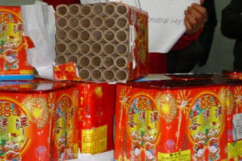 Bắt giữ vụ vận chuyển pháo lậu
