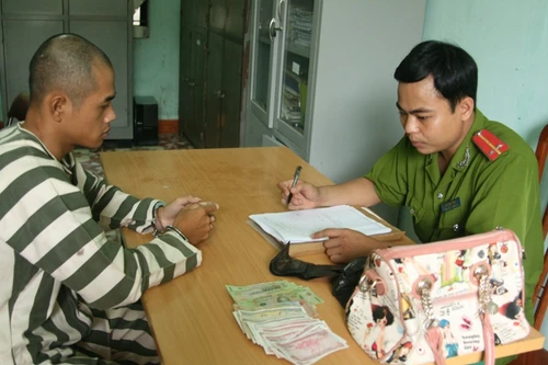 Gã cướp câm điếc bẩm sinh