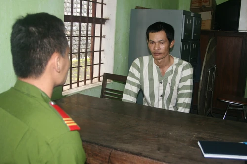 Bắt đối tượng mang 2 quyết định truy nã