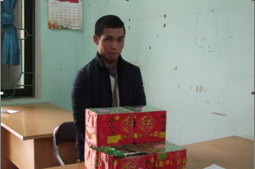 Dại dột "mua pháo về quê đốt chơi"