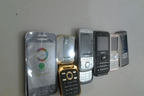 Bắt kẻ trộm liền lúc 9 chiếc điện thoại di động