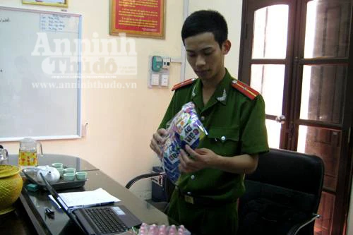 Bắt 1 xe ôtô vận chuyển hàng lậu