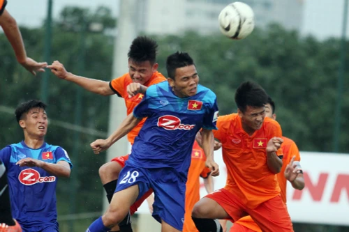 Nhìn lại 90 phút bất lực của ĐT Việt Nam trước đàn em U19