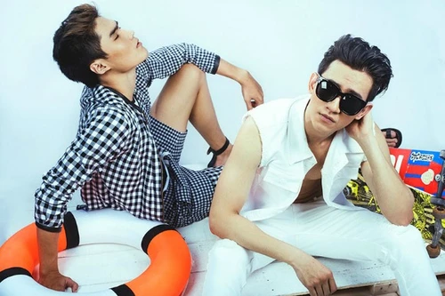 Hai siêu mẫu “đọ dáng” trong BST mới của Maschio