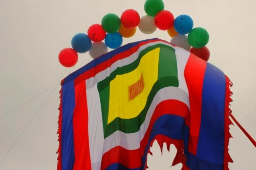 Tung bay lá cờ Đại lễ lớn nhất Việt Nam