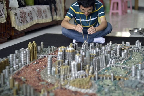  “Xây” thành phố từ 50.000 đồng tiền xu