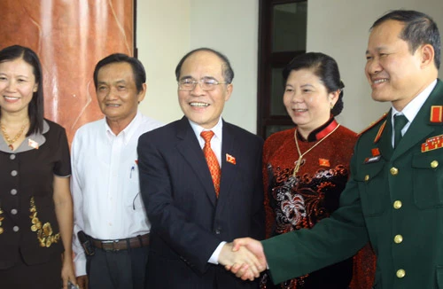 Thông qua cơ cấu nhân sự các cơ quan Quốc hội