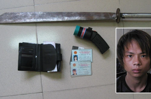 Vi phạm, bắn lại Cảnh sát cơ động