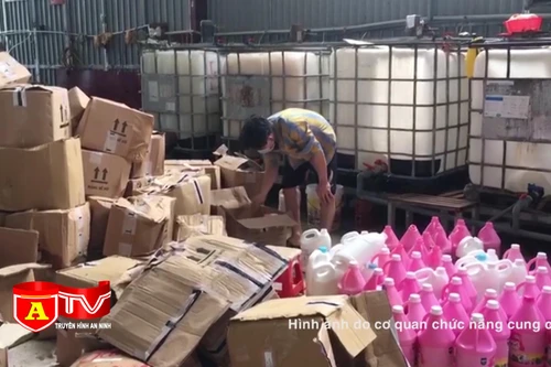 Chiêu trò làm giả nhãn hiệu được bảo hộ của các cơ sở sản xuất nước giặt, xả vải