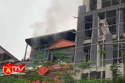 Nhanh chóng dập tắt đám cháy tại nhà hàng Nét Huế