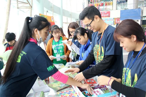 Hơn 6.200 tình nguyện viên kêu gọi bảo vệ Gấu 