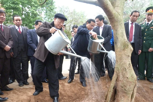 Tổng Bí thư Nguyễn Phú Trọng dự Tết trồng cây đầu xuân mới