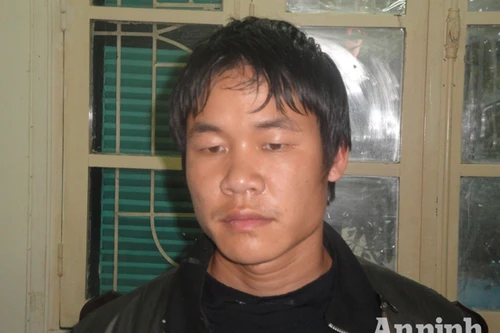 Vạch trần ngón nghề tinh vi của tên trộm chuyên đeo bám xe hơi