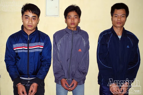 Nghi vợ có bồ, chồng thuê người tạt axit