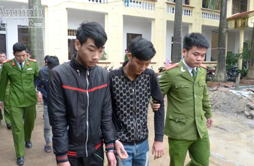 Xông vào nhà cưỡng đoạt tài sản khi đi đòi nợ thuê