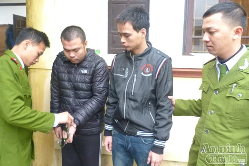 Vận động 2 đối tượng trong vụ nổ súng ở Hoài Đức ra đầu thú