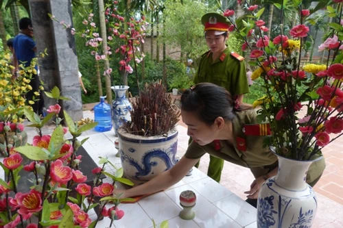 Tri ân các Anh hùng liệt sỹ