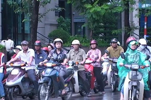 Tăng cường quản lý, sản xuất kinh doanh và sử dụng mũ bảo hiểm