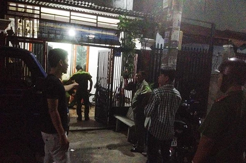 Hơn chục côn đồ cầm dao, mã tấu truy sát người trong đêm