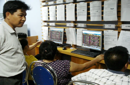 Ủy ban chứng khoán Nhà nước khuyến cáo nhà đầu tư bình tĩnh 