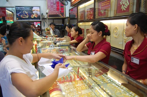 Hạn chế huy động vàng