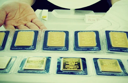 Giá vàng băng băng ngược dốc